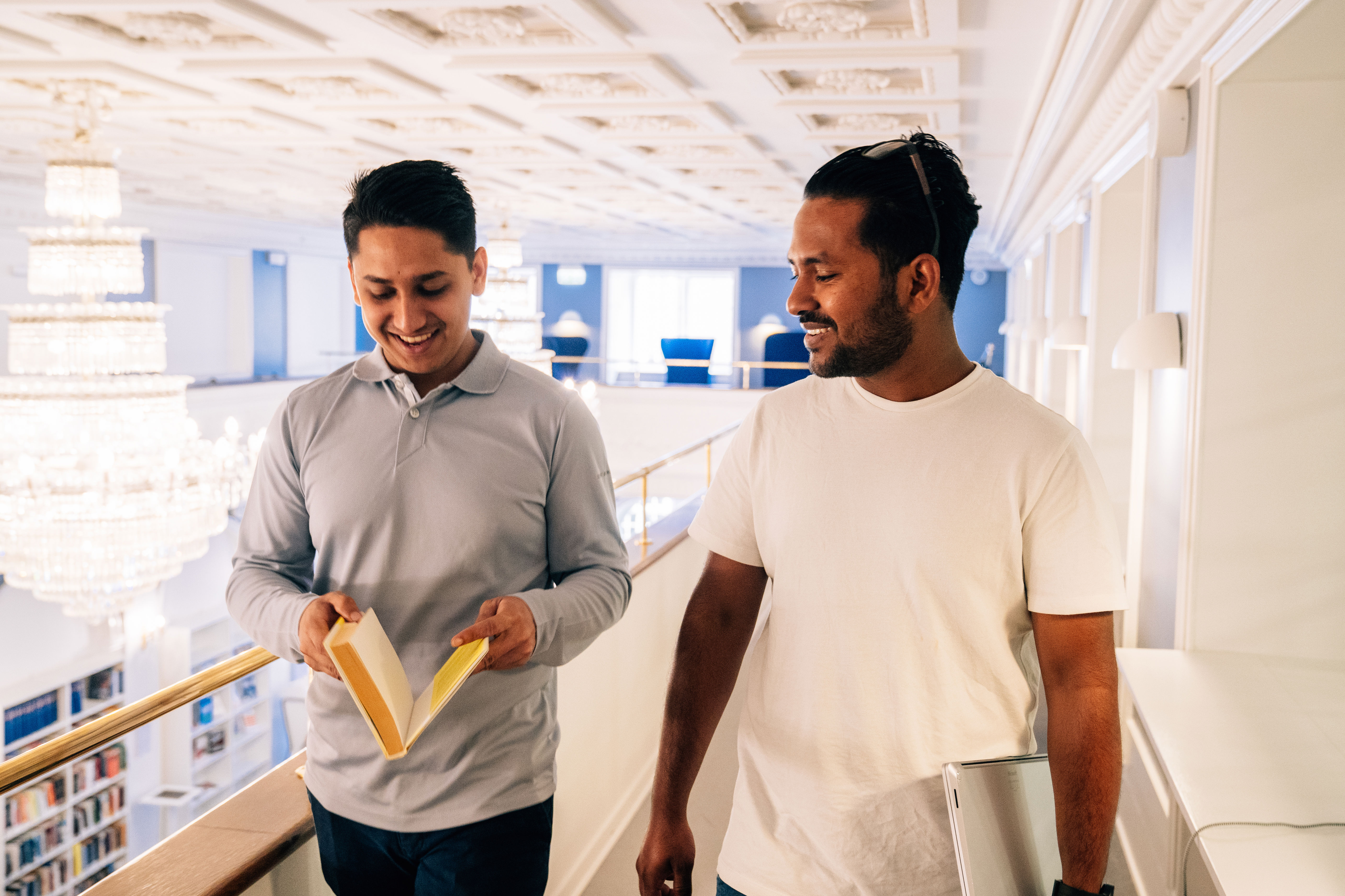 Students from Niels Brock Copenhagen Business College talking