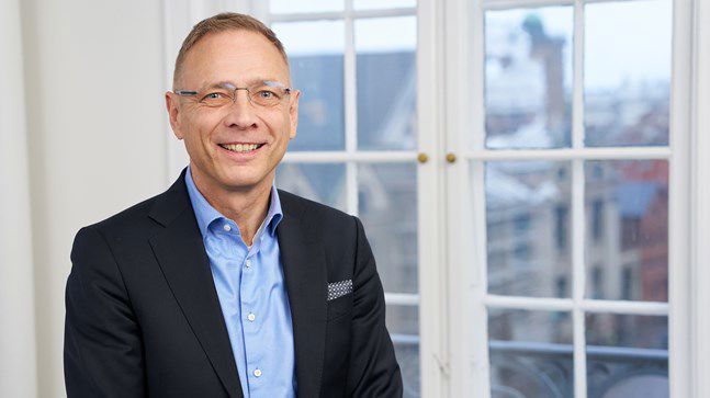 Portrait of teacher on Niels Brock Copenhagen Business College Steen William Reves